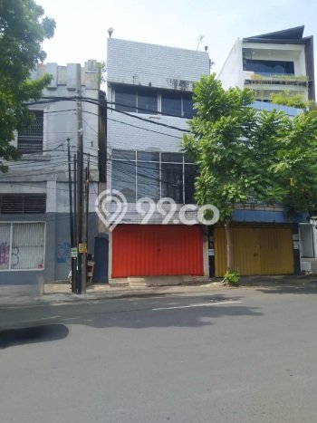 SPECIAL PRICE! Rumah Strategis di Bubutan, Luas 90m2m² LB 270m2m² SPECIAL PRICE! Rumah Strategis di Bubutan, Luas 90m2m² LB 270m2m²