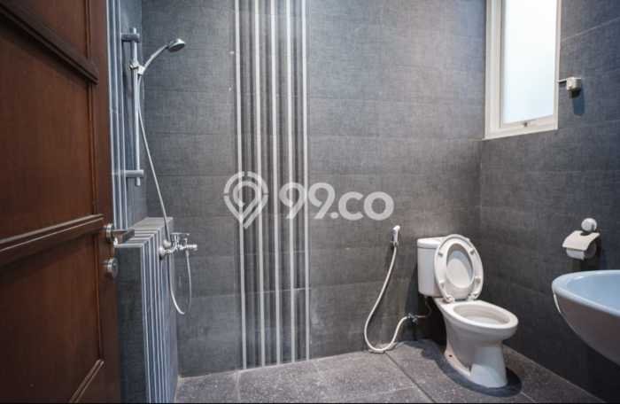 Hunian Mewah Dijual LT 400m2 di Wonocolo, Surabaya Hunian Mewah Dijual LT 400m2 di Wonocolo, Surabaya