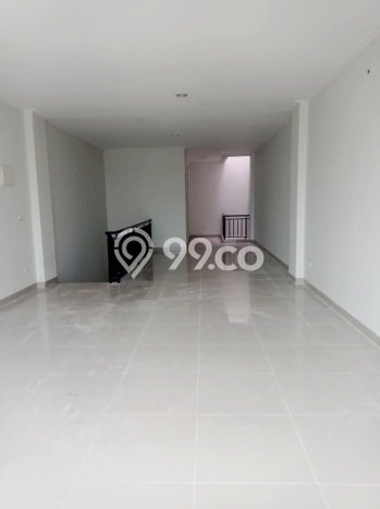 Ruko Disewa di Jakarta Utara dengan LB 250m2 Area Komersial Ramai Ruko Disewa di Jakarta Utara dengan LB 250m2 Area Komersial Ramai