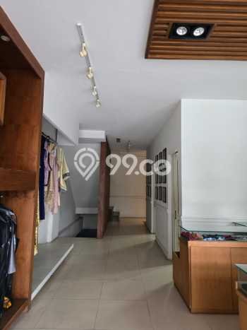 Area Ramai! Ruko Dijual di Kemayoran untuk Bisnis Luas Bangunan 220m2 Area Ramai! Ruko Dijual di Kemayoran untuk Bisnis Luas Bangunan 220m2