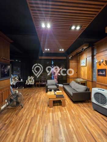 Area Ramai! Ruko Dijual di Kemayoran untuk Bisnis Luas Bangunan 220m2 Area Ramai! Ruko Dijual di Kemayoran untuk Bisnis Luas Bangunan 220m2