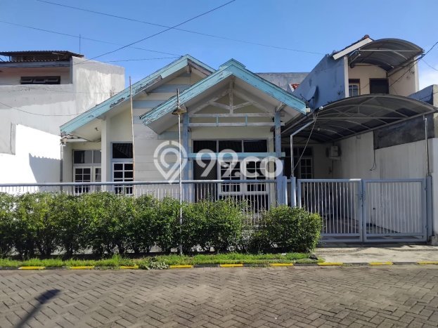 Rumah Strategis Minimalis Lb 160m2 di Rungkut, Surabaya Rumah Strategis Minimalis Lb 160m2 di Rungkut, Surabaya