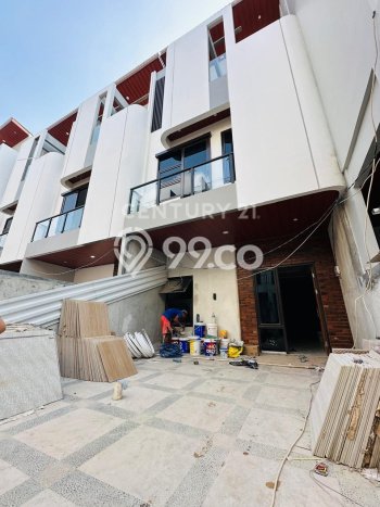 For Sale Hunian Rumah Nyaman 3 KT di Utan Kayu, Jakarta Timur For Sale Hunian Rumah Nyaman 3 KT di Utan Kayu, Jakarta Timur