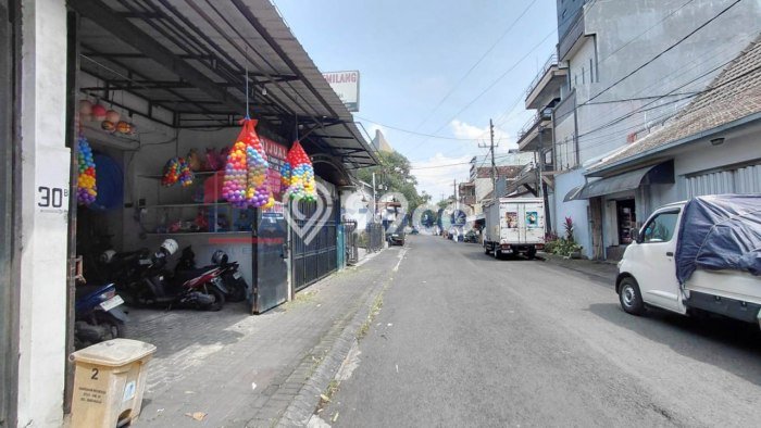 Lokasi Strategis! Dijual Ruko Bisnis di Klojen, Malang Kondisi Baik Lokasi Strategis! Dijual Ruko Bisnis di Klojen, Malang Kondisi Baik