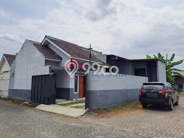 Hunian Cantik Modern Lb 115m2 di Kepanjen, Malang Hunian Cantik Modern Lb 115m2 di Kepanjen, Malang