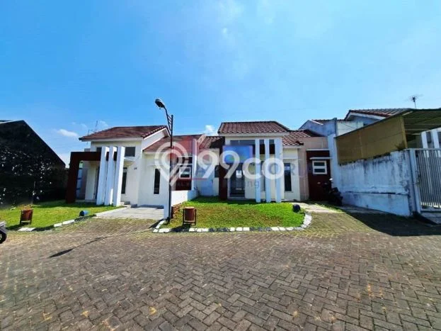For Sale Rumah 2 Kamar Lokasi Ideal Nyaman dan Strategis di Sukun For Sale Rumah 2 Kamar Lokasi Ideal Nyaman dan Strategis di Sukun