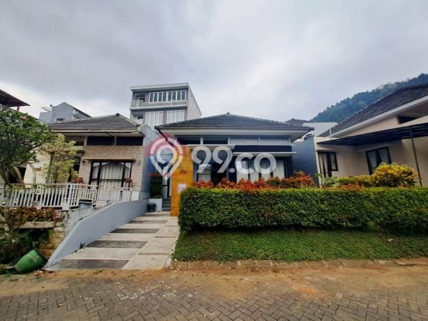 Rumah Modern 2 Kamar LT 135m2 di Batu Rumah Modern 2 Kamar LT 135m2 di Batu