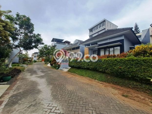 Rumah Modern 2 Kamar LT 135m2 di Batu Rumah Modern 2 Kamar LT 135m2 di Batu