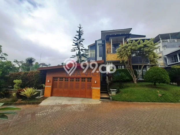 Rumah Luxury Modern Siap Huni di Batu Malang Rumah Luxury Modern Siap Huni di Batu Malang