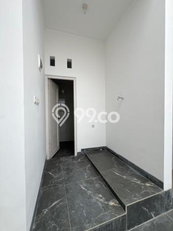 For Sale Rumah 4 Kamar Lokasi Ideal Nyaman dan Strategis di Ciputat For Sale Rumah 4 Kamar Lokasi Ideal Nyaman dan Strategis di Ciputat