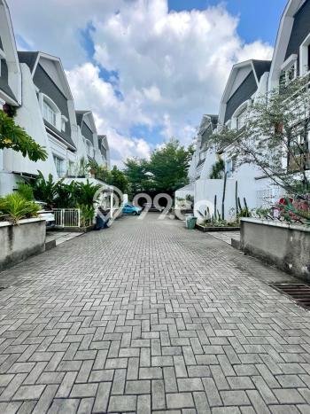 Lokasi terbaik! Rumah siap huni dikontrakkan di Pesanggrahan LB 250m2 Lokasi terbaik! Rumah siap huni dikontrakkan di Pesanggrahan LB 250m2