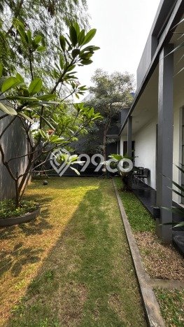 Hunian Mewah LB 160m2 Siap Huni Desain Elegan di Rempoa, Tangerang Selatan Hunian Mewah LB 160m2 Siap Huni Desain Elegan di Rempoa, Tangerang Selatan
