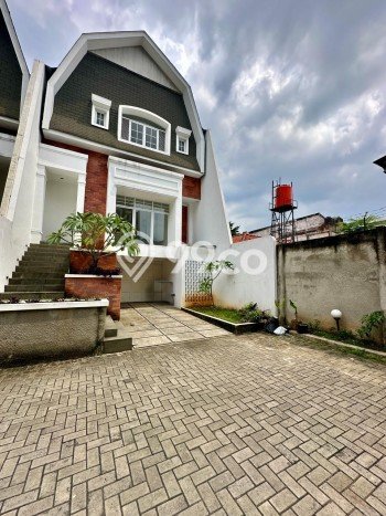 Lokasi terbaik! Rumah siap huni dikontrakkan di Pesanggrahan LB 250m2 Lokasi terbaik! Rumah siap huni dikontrakkan di Pesanggrahan LB 250m2