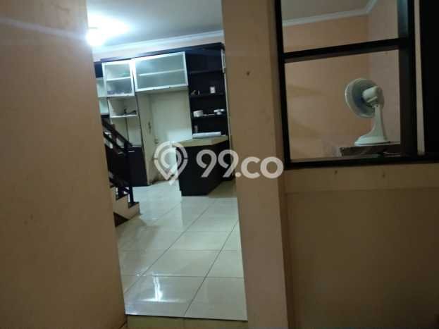 Rumah Mewah LB 200m2 Siap Pakai Desain Elegan di Bintaro, Tangerang Selatan Rumah Mewah LB 200m2 Siap Pakai Desain Elegan di Bintaro, Tangerang Selatan