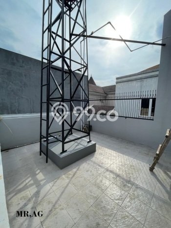Rumah Luxury Modern Tanpa Renovasi di Cibubur Jakarta Timur Rumah Luxury Modern Tanpa Renovasi di Cibubur Jakarta Timur