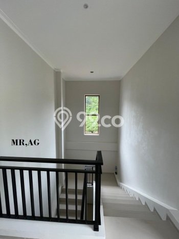 Rumah Luxury Modern Tanpa Renovasi di Cibubur Jakarta Timur Rumah Luxury Modern Tanpa Renovasi di Cibubur Jakarta Timur