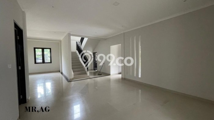 Rumah Luxury Modern Tanpa Renovasi di Cibubur Jakarta Timur Rumah Luxury Modern Tanpa Renovasi di Cibubur Jakarta Timur