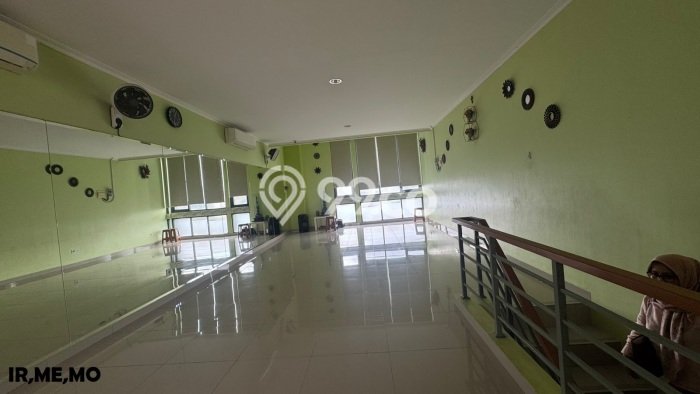 Ruko Dijual di Prime Area Jakarta Timur Luas 225m2 Ruko Dijual di Prime Area Jakarta Timur Luas 225m2