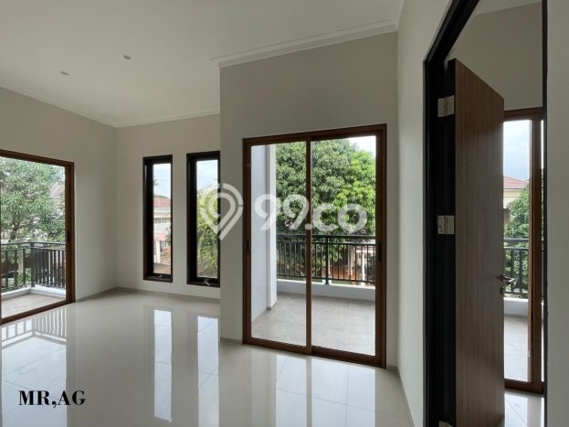 Rumah Luxury Modern Tanpa Renovasi di Cibubur Jakarta Timur Rumah Luxury Modern Tanpa Renovasi di Cibubur Jakarta Timur