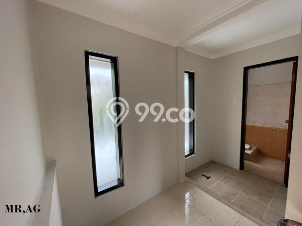 Rumah Luxury Modern Tanpa Renovasi di Cibubur Jakarta Timur Rumah Luxury Modern Tanpa Renovasi di Cibubur Jakarta Timur