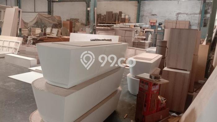 Unit Komersial Dijual di Ciputat Tangerang Selatan Luas Tanah 1010m2, Luas Bangunan 340m2 Unit Komersial Dijual di Ciputat Tangerang Selatan Luas Tanah 1010m2, Luas Bangunan 340m2