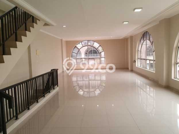 Ruko Dijual Lokasi Emas di Cipondoh Luas 315m2 Ruko Dijual Lokasi Emas di Cipondoh Luas 315m2