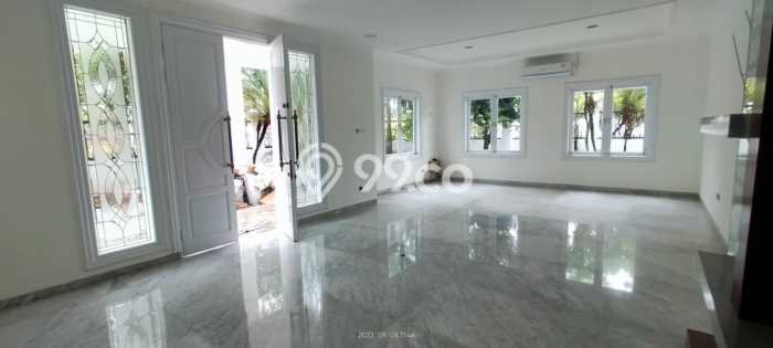 Dijual Rumah Luas Megah Dengan View Eksklusif di Intercon, Jakarta Barat Dijual Rumah Luas Megah Dengan View Eksklusif di Intercon, Jakarta Barat