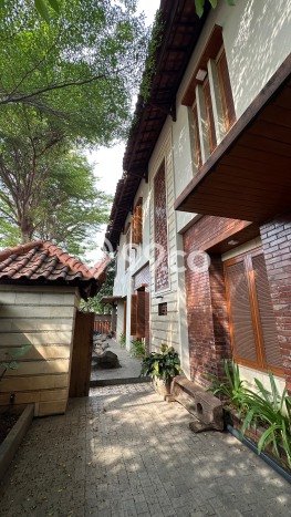 Rumah Elit Modern Tanpa Renovasi di Kayu Putih Jakarta Timur Rumah Elit Modern Tanpa Renovasi di Kayu Putih Jakarta Timur