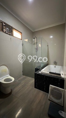 Rumah Elit Modern Tanpa Renovasi di Kayu Putih Jakarta Timur Rumah Elit Modern Tanpa Renovasi di Kayu Putih Jakarta Timur