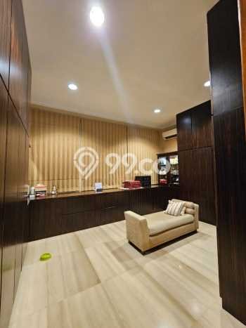 Rumah Elit Modern Tanpa Renovasi di Kedoya Baru Jakarta Barat Rumah Elit Modern Tanpa Renovasi di Kedoya Baru Jakarta Barat