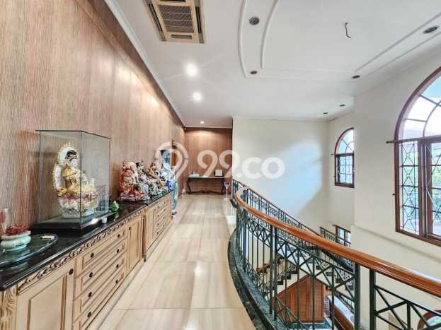 Rumah Elit Modern Tanpa Renovasi di Kedoya Baru Jakarta Barat Rumah Elit Modern Tanpa Renovasi di Kedoya Baru Jakarta Barat