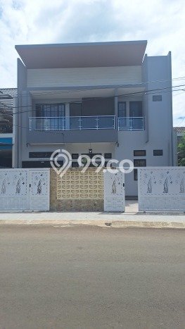 Rumah Elit Modern Tanpa Renovasi di BSD Griya Loka Tangerang Rumah Elit Modern Tanpa Renovasi di BSD Griya Loka Tangerang