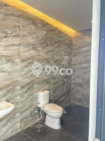 Jual Cepat Rumah LT 208m² / LB 208m² di Kawasan Komersial Kalideres, Jakarta Barat Jual Cepat Rumah LT 208m² / LB 208m² di Kawasan Komersial Kalideres, Jakarta Barat