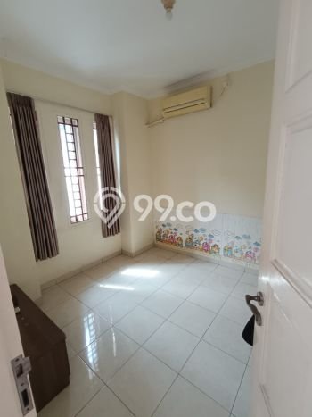 Disewakan! Rumah 5 Kamar Tidur &
4 Kamar Mandi di Kalideres, Jakarta Barat Disewakan! Rumah 5 Kamar Tidur &
4 Kamar Mandi di Kalideres, Jakarta Barat
