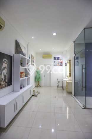 Unit Ruko Dijual di Jakarta Pusat LT 75m2 & LB 216m2 Unit Ruko Dijual di Jakarta Pusat LT 75m2 & LB 216m2