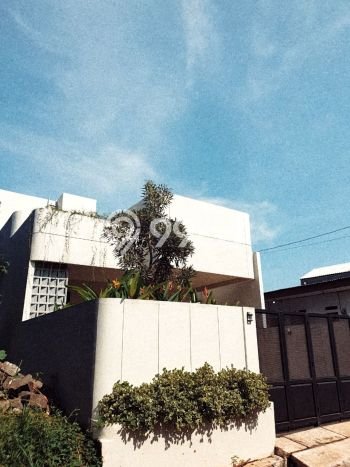 Rumah Luas Asri 2 KT Siap Pakai di BSD City Tangerang Rumah Luas Asri 2 KT Siap Pakai di BSD City Tangerang