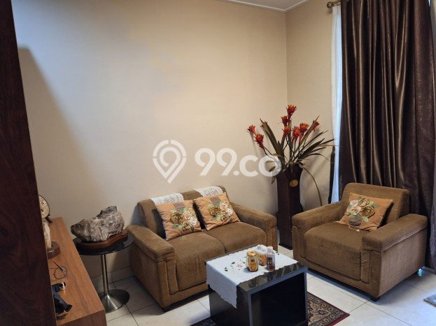 Rumah Strategis di , 3 KM, Area Tenang, Luas 200m2m² LB 196m2m² Rumah Strategis di , 3 KM, Area Tenang, Luas 200m2m² LB 196m2m²