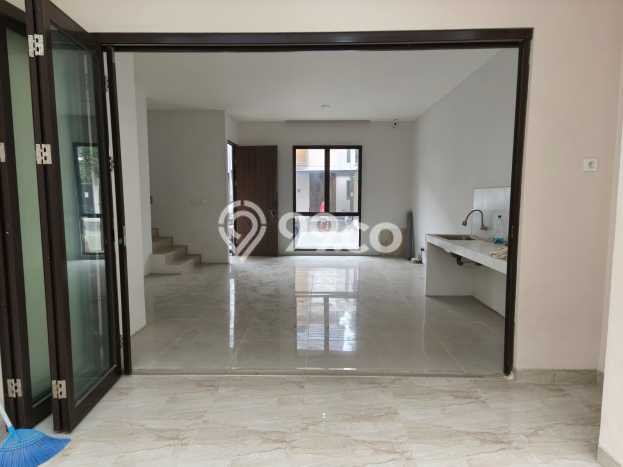 Lokasi strategis! Rumah siap pakai disewakan di BSD City LB 120m2 Lokasi strategis! Rumah siap pakai disewakan di BSD City LB 120m2