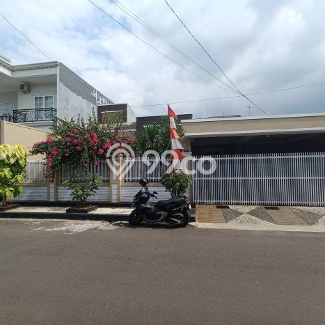 For Sale! Luxury House LT 363m2 Desain Elegan di Pulogebang For Sale! Luxury House LT 363m2 Desain Elegan di Pulogebang