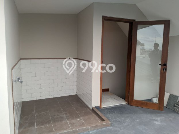 Rumah Luxury Modern Tanpa Renovasi di Rawamangun Jakarta Timur Rumah Luxury Modern Tanpa Renovasi di Rawamangun Jakarta Timur