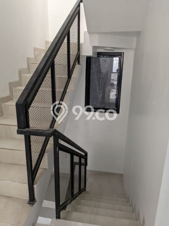 Jual Rumah Favorit Siap Huni LB 180m2 di Matraman, Jakarta Timur Jual Rumah Favorit Siap Huni LB 180m2 di Matraman, Jakarta Timur