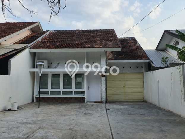 KESEMPATAN EMAS! Rumah Berkualitas di Semarang Selatan, Semarang, Luas 320m² Bangunan 160m² KESEMPATAN EMAS! Rumah Berkualitas di Semarang Selatan, Semarang, Luas 320m² Bangunan 160m²