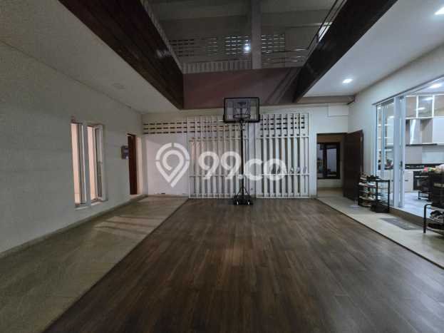 Jual Rumah Mewah Megah Dengan View Eksklusif di Loji Wetan, Surakarta Jual Rumah Mewah Megah Dengan View Eksklusif di Loji Wetan, Surakarta