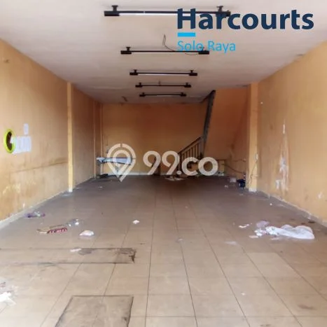 Disewakan Ruko komersial di Jaten luas bangunan 247m2 Disewakan Ruko komersial di Jaten luas bangunan 247m2
