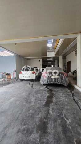 Rumah Kost untuk Dijual di Jebres dengan 21 KT, 20 KM, Luas 650m2 Rumah Kost untuk Dijual di Jebres dengan 21 KT, 20 KM, Luas 650m2