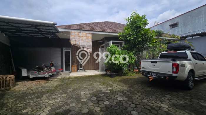 Rumah Kost untuk Dijual di Jebres dengan 21 KT, 20 KM, Luas 650m2 Rumah Kost untuk Dijual di Jebres dengan 21 KT, 20 KM, Luas 650m2