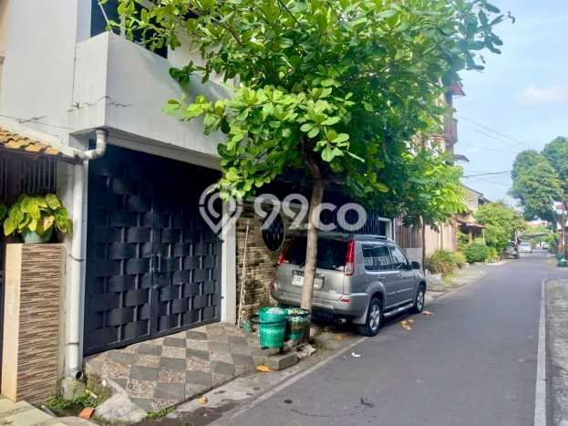 Jual Rumah Bagus Siap Huni LB 200m2 di Kartasura, Sukoharjo Jual Rumah Bagus Siap Huni LB 200m2 di Kartasura, Sukoharjo