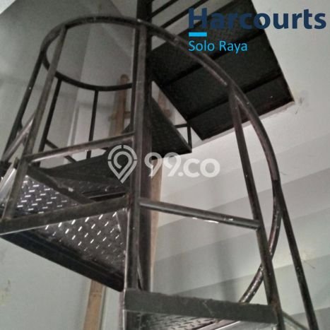 Ruko Dijual di Jebres Solo dengan LB 240m2 Ruko Dijual di Jebres Solo dengan LB 240m2