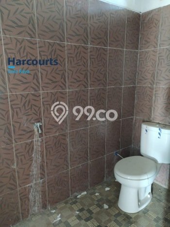 Area Ramai! Ruko Dijual di Jaten untuk Bisnis Luas Bangunan 102m2 Area Ramai! Ruko Dijual di Jaten untuk Bisnis Luas Bangunan 102m2