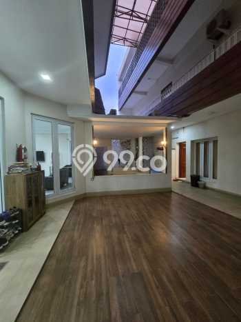 Jual Rumah Mewah Megah Dengan View Eksklusif di Loji Wetan, Surakarta Jual Rumah Mewah Megah Dengan View Eksklusif di Loji Wetan, Surakarta